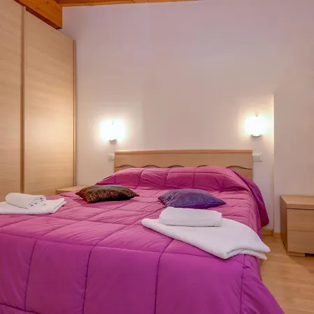 Apartamento Casa Elka 7 *